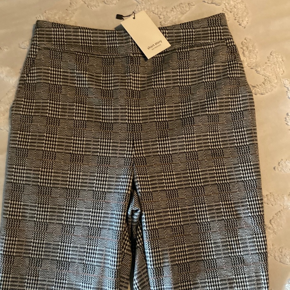 Ladies trousers with elastic waist in the back smooth front